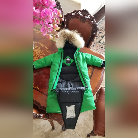 Canada Goose Lamb Snowsuit in Green - Picture 7 of 8